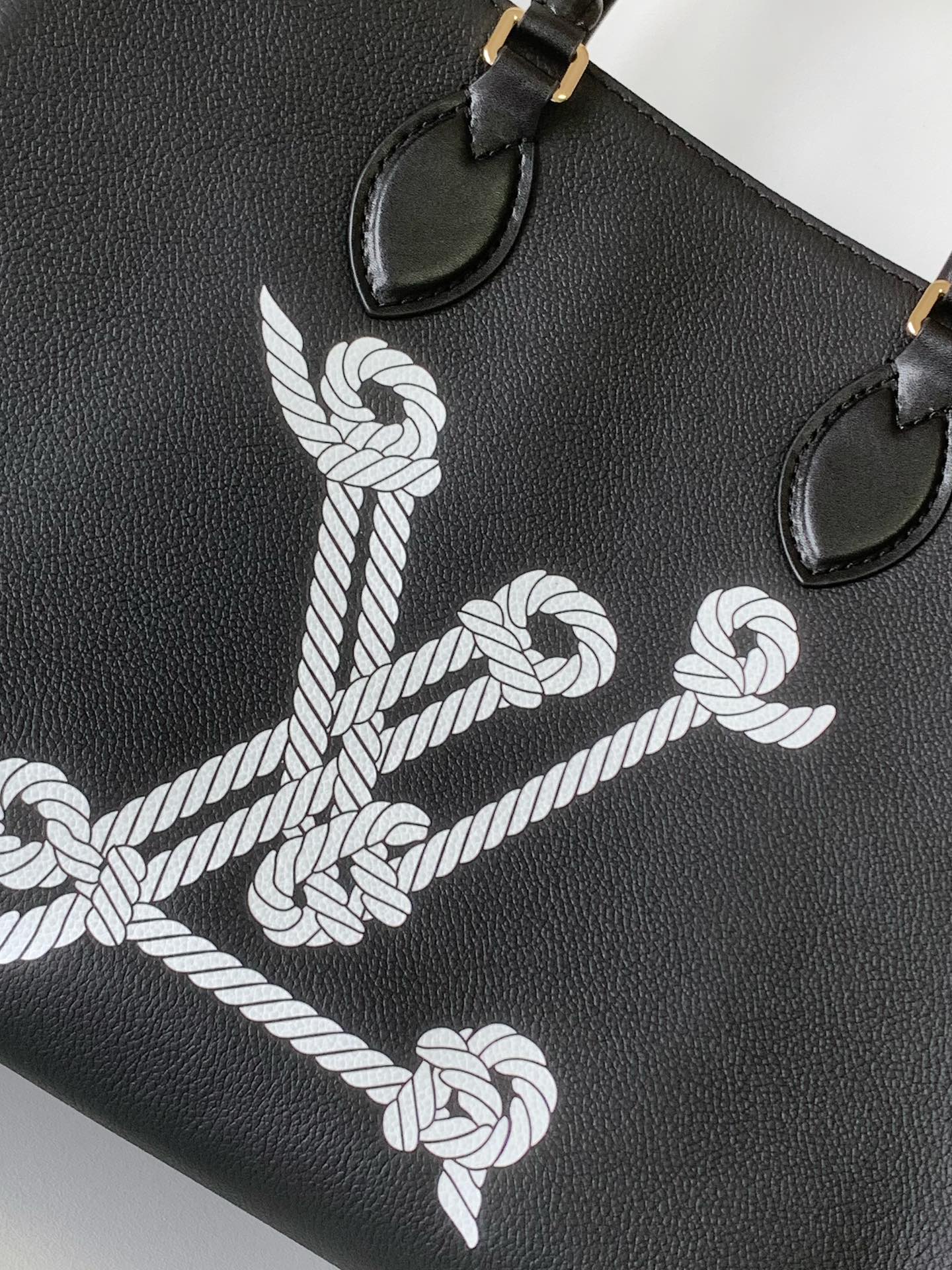 Louis Vuitton Shopping Bags